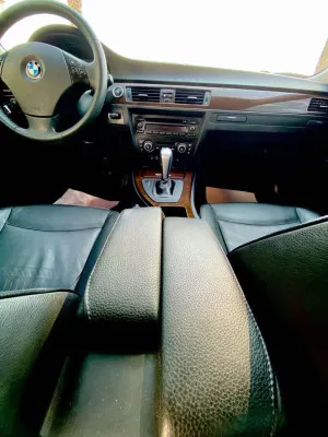2010 بي أم دابليو الفئة - 3 320i