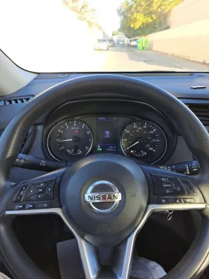 2020 نيسان روج SL