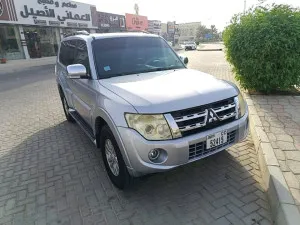 2013 ميتسوبيشي باجيرو GLS