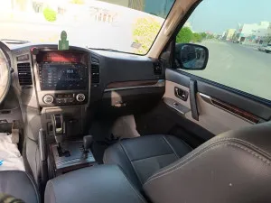 2013 ميتسوبيشي باجيرو GLS