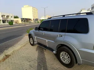 2013 ميتسوبيشي باجيرو GLS