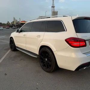 2017 مرسيدس-بنز GLS - جي ال اس GLS 550 4MATIC