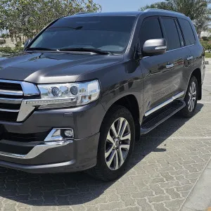 2019 Toyota Land Cruiser GXR