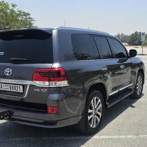 2019 Toyota Land Cruiser GXR