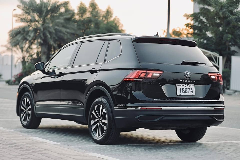 2023 فولجس فاجن تيغوان SE R-Line Black