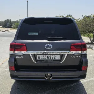 2019 Toyota Land Cruiser GXR