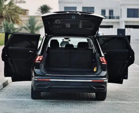 2023 فولجس فاجن تيغوان SE R-Line Black
