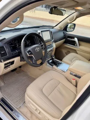 2017 Toyota Land Cruiser EXR