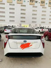 2017 تويوتا بريوس LE