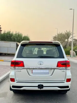 2017 Toyota Land Cruiser EXR