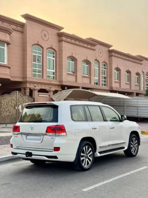 2017 Toyota Land Cruiser EXR