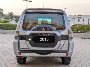 2015 ميتسوبيشي باجيرو GLX