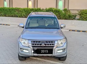 2015 ميتسوبيشي باجيرو GLX