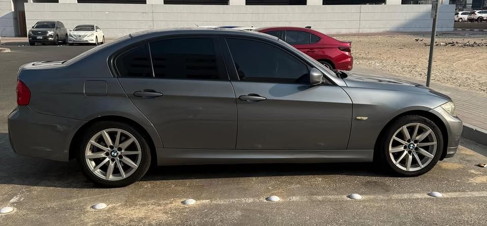 2009 بي أم دابليو الفئة - 3 320i