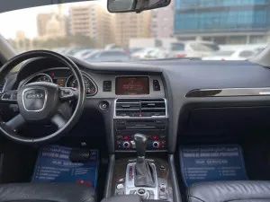 2010 اودي كيو٧ Prestige