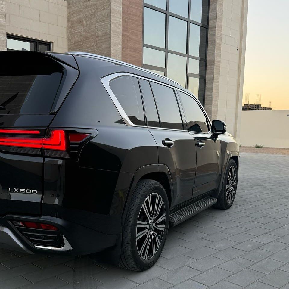 2023 Lexus LX600 Signature