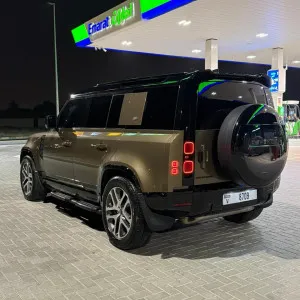 2021 لاند روفر ديفندر 110 S
