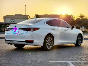 2024 Lexus ES ES300h