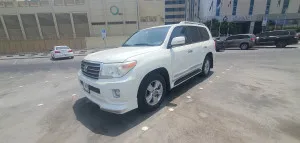 2013 تويوتا لاند كروزر GXR