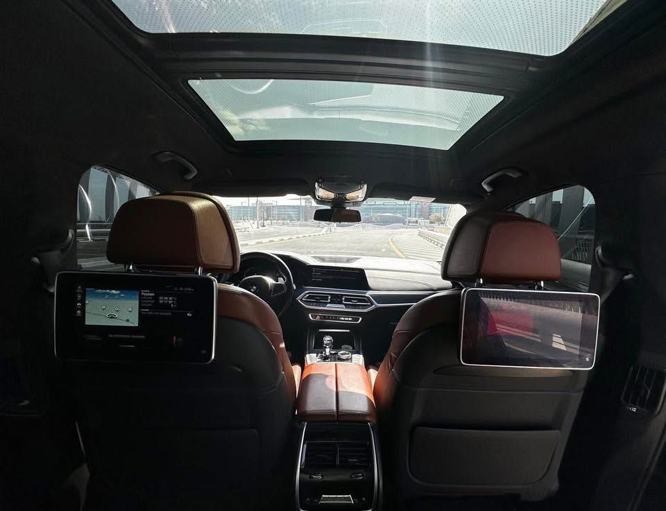 2020 بي أم دابليو اكس - 7 xDrive40i M