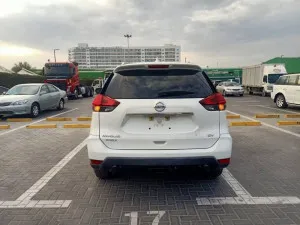 2017 نيسان روج SV