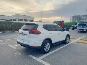 2017 نيسان روج SV