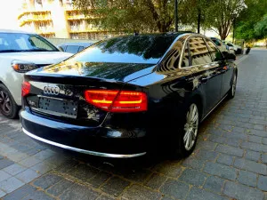 2012 اودي آي ٨ L