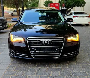 2012 اودي آي ٨ L