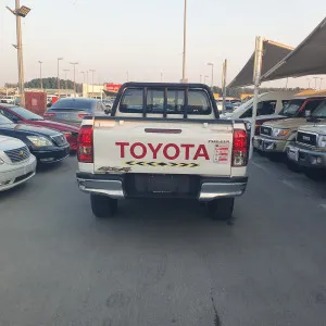 2024 تويوتا هايلوكس DLX