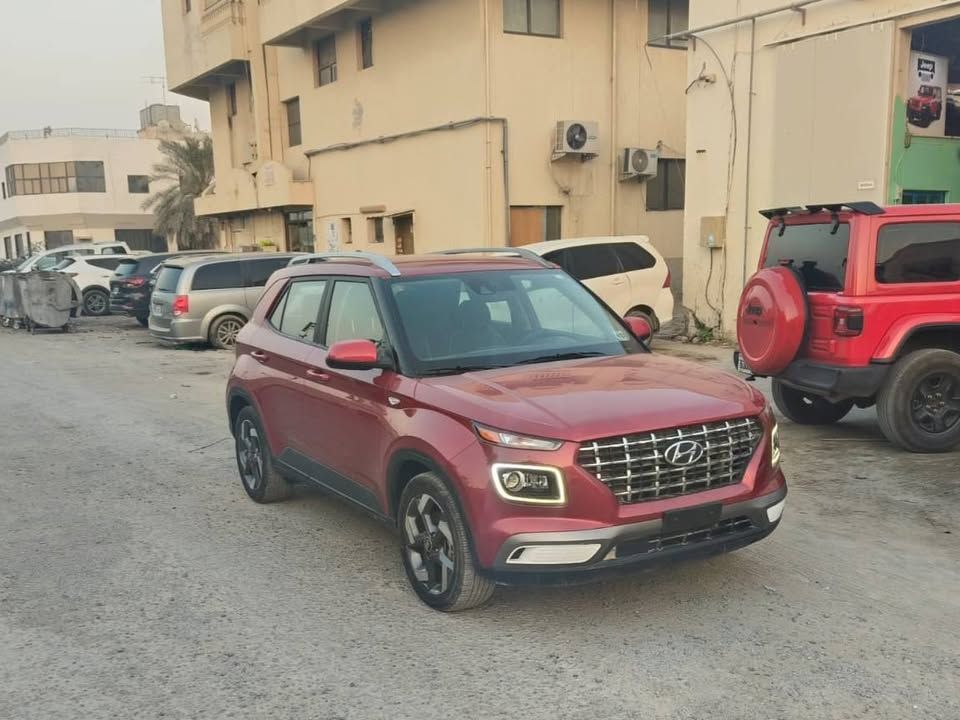 2022 هيونداي فينيو SEL