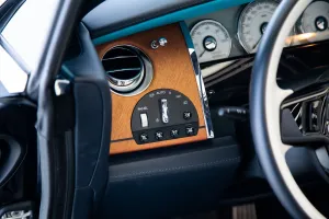2019 رولز رويس دون standard