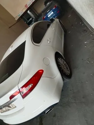 2010 جاكوار اكس اف S