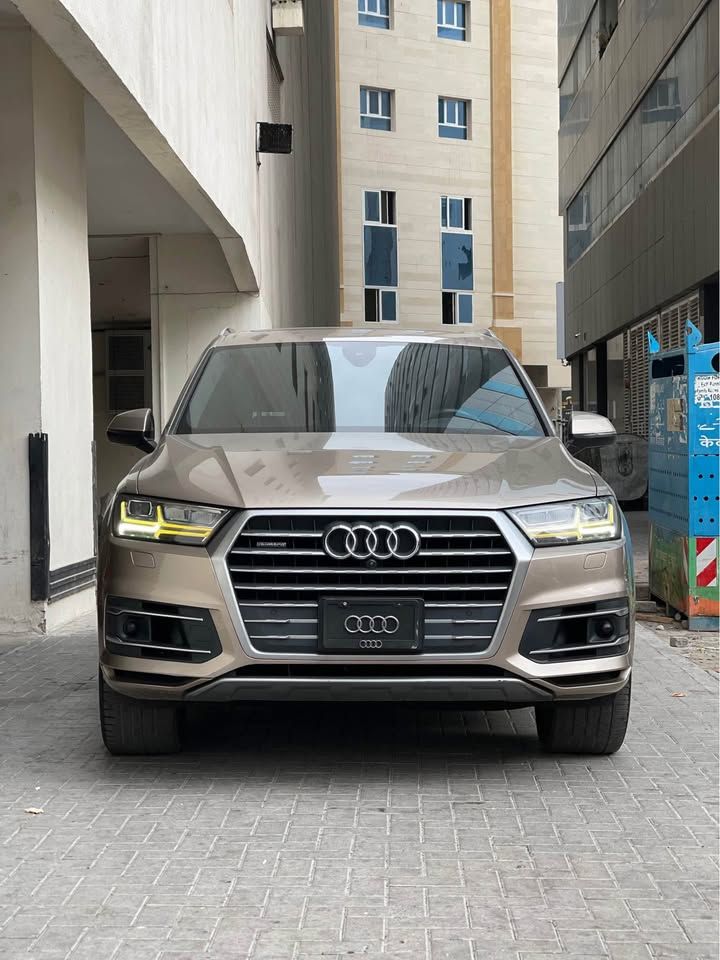 2018 اودي كيو٧ Prestige