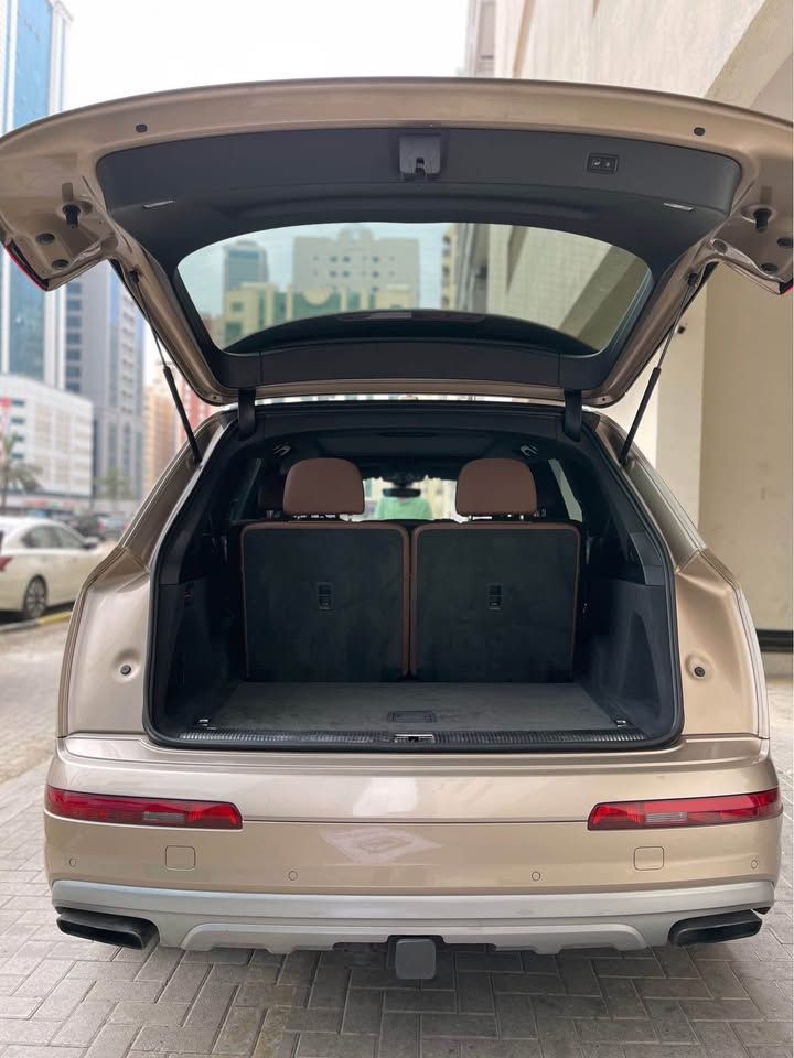 2018 اودي كيو٧ Prestige
