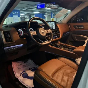 2023 Nissan Pathfinder LE