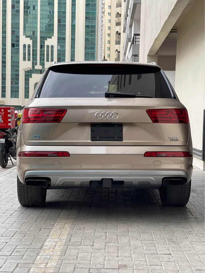 2018 اودي كيو٧ Prestige