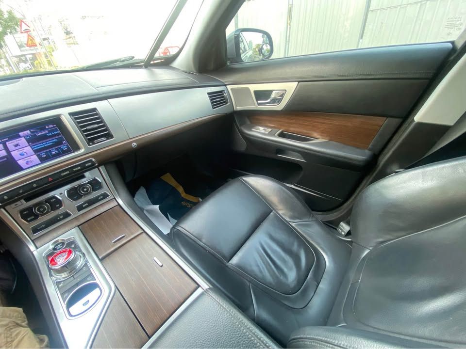 2012 جاكوار اكس اف R-Sport