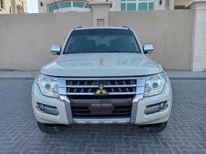 2018 ميتسوبيشي باجيرو GLS