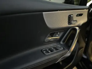 2019 مرسيدس-بنز الفئة - A A220 Sedan