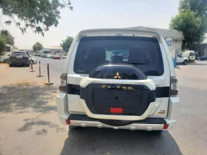 2022 ميتسوبيشي باجيرو GLS