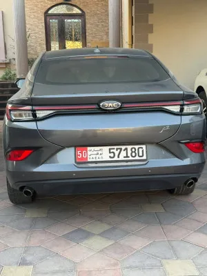 2023 JAC J7