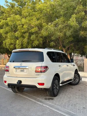 2013 نيسان باترول LE T1