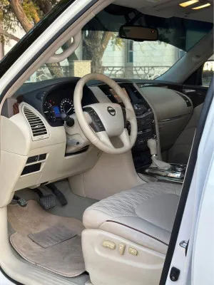 2013 نيسان باترول LE T1