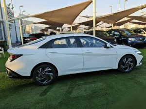 2025 هيونداي النترا SE