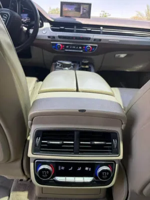 2016 اودي كيو٧ Premium Plus