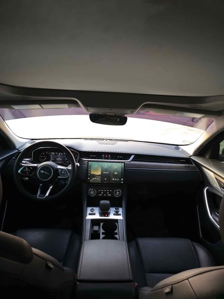 2021 جاكوار اف بيس Prestige