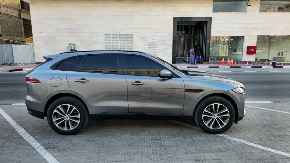 2021 جاكوار اف بيس Prestige
