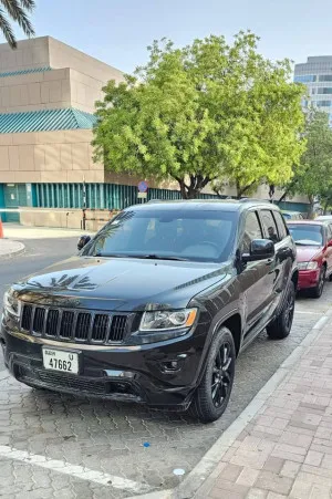 2014 جييب جراند شيروكي Laredo E