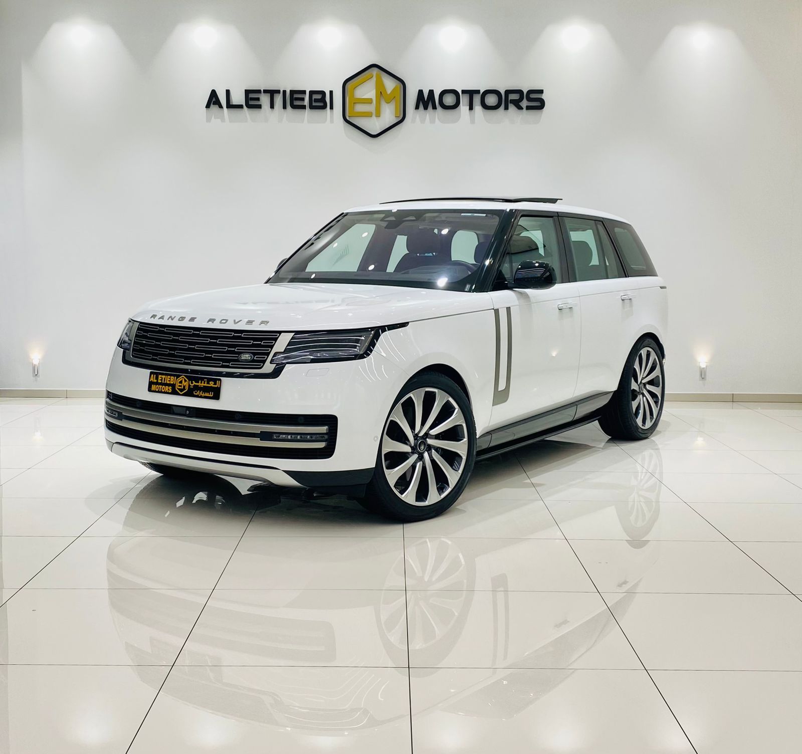 RANGE ROVER VOGUE HSE V8 2023 45.000 KM GCC UNDER AGENCY WARRANTY FIVE YEARS AL TAYER MOTORS WARRANTY 60,000 SERVICE FREE