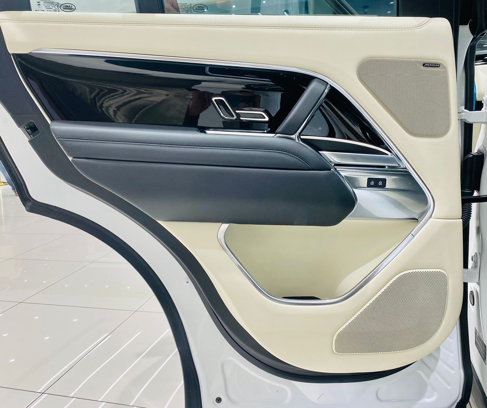 2023 لاند روفر رينج روفر HSE